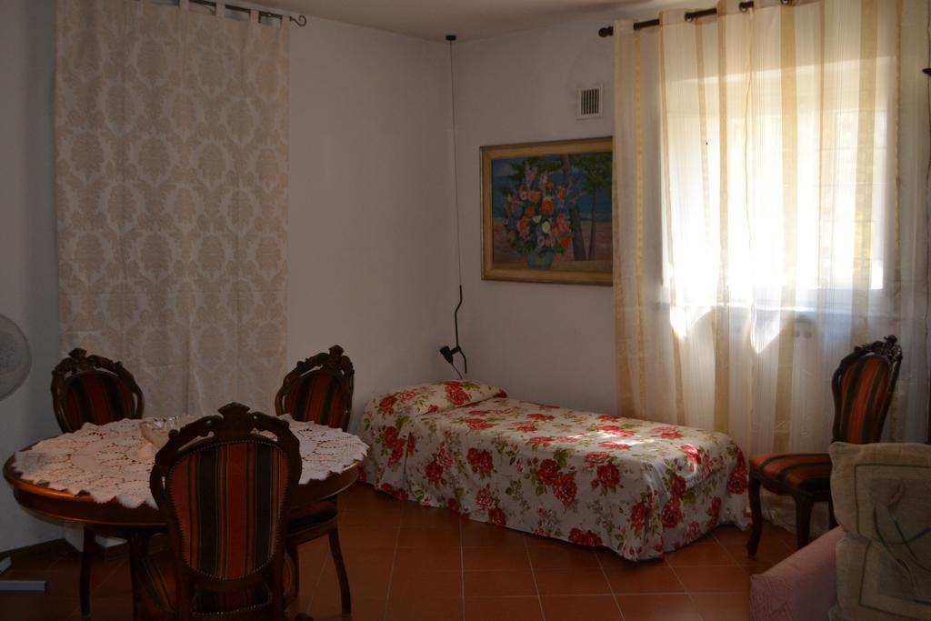 Turignano Apartment 蒙特斯佩尔托利 外观 照片